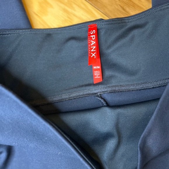 Spanx Navy Blue Women’s Ankle Length Ponte Leggings - Picture 4 of 13